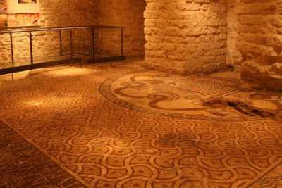 Chiese, cimiteri, strade e palazzi: viaggio nell'antica e nascosta "Bari sotterranea"